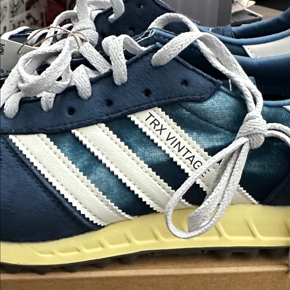 Adidas Men's Trx Vintage Sneakers - Picture 5 of 9